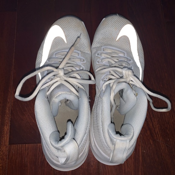 Nike Men's White Athletic Sneakers - Picture 6 of 8
